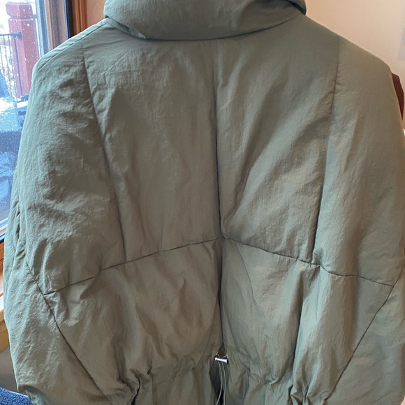 Free People like new lightly used puffer jacket 2 times size L . - Picture 9 of 12
